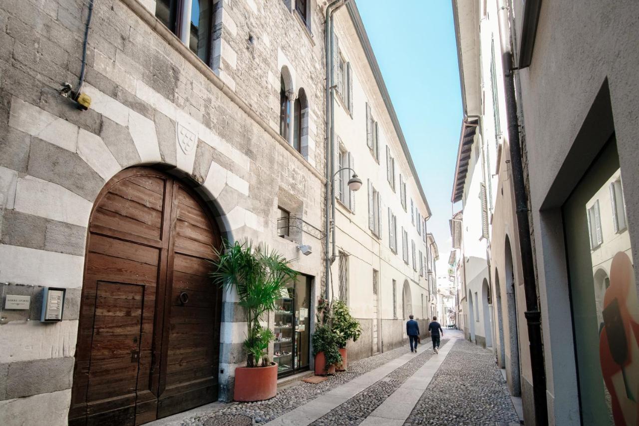 Historical Suites - The House Of Travelers Como Exterior photo
