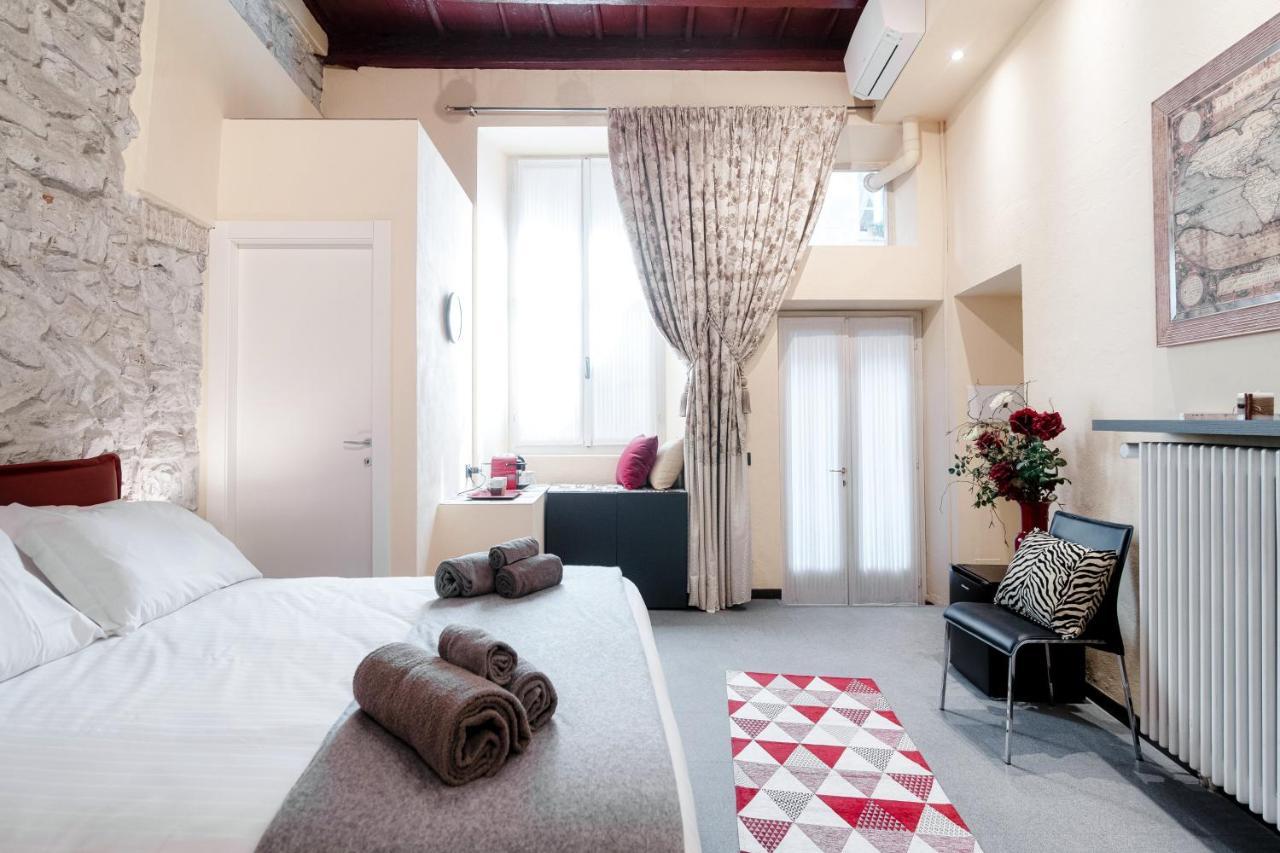 Historical Suites - The House Of Travelers Como Exterior photo