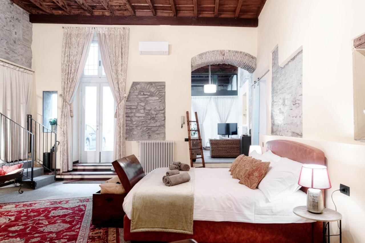 Historical Suites - The House Of Travelers Como Exterior photo