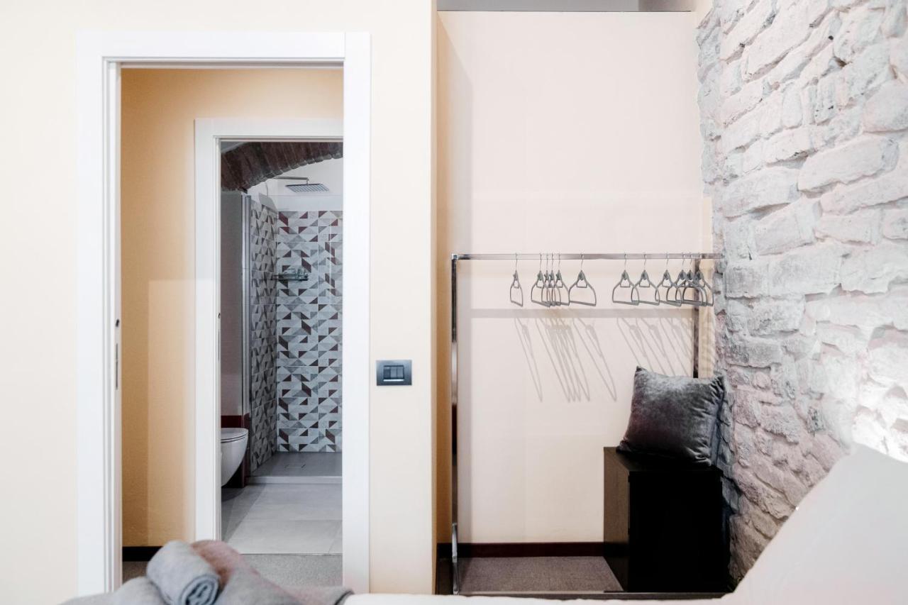Historical Suites - The House Of Travelers Como Exterior photo