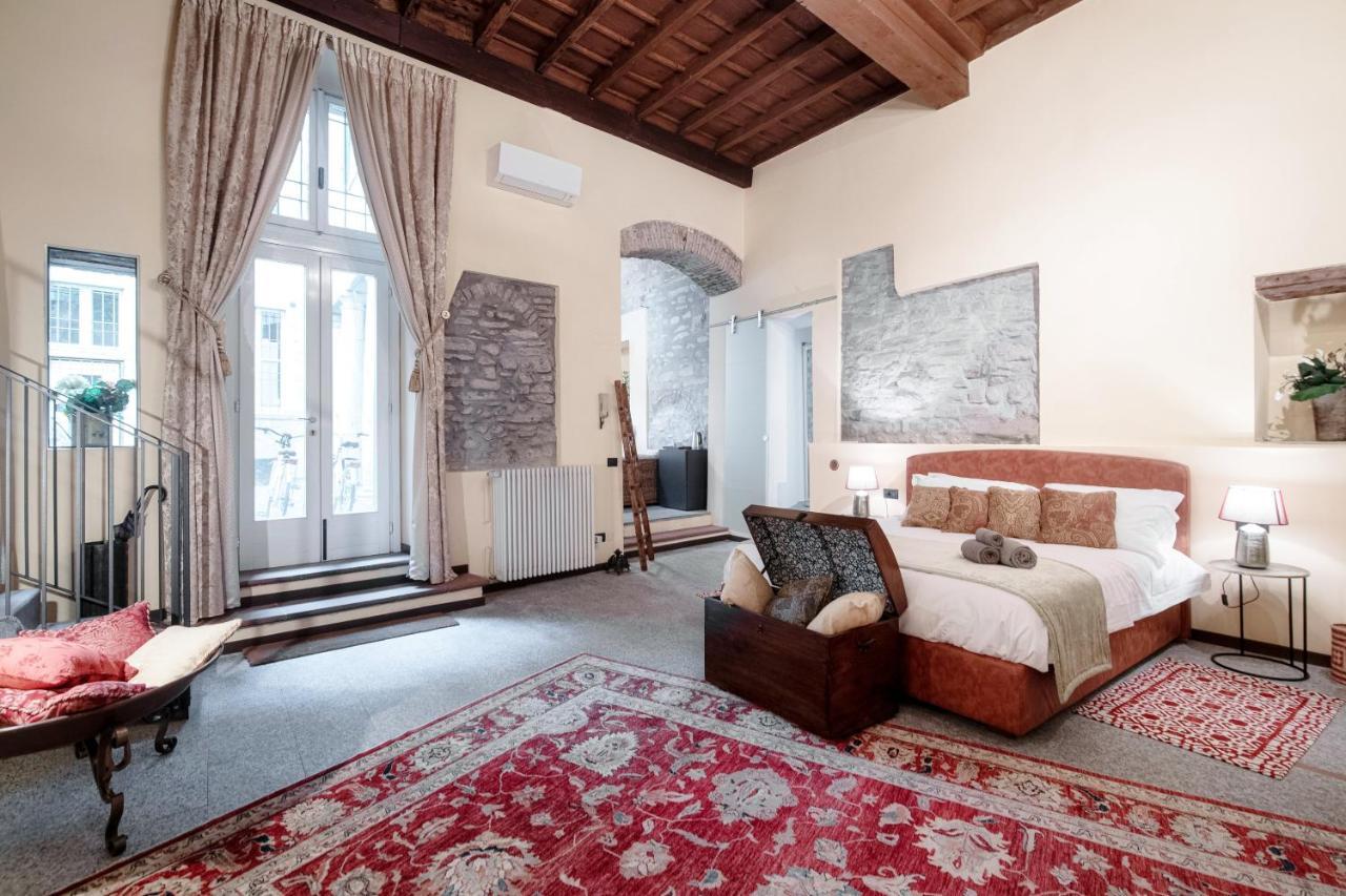 Historical Suites - The House Of Travelers Como Exterior photo