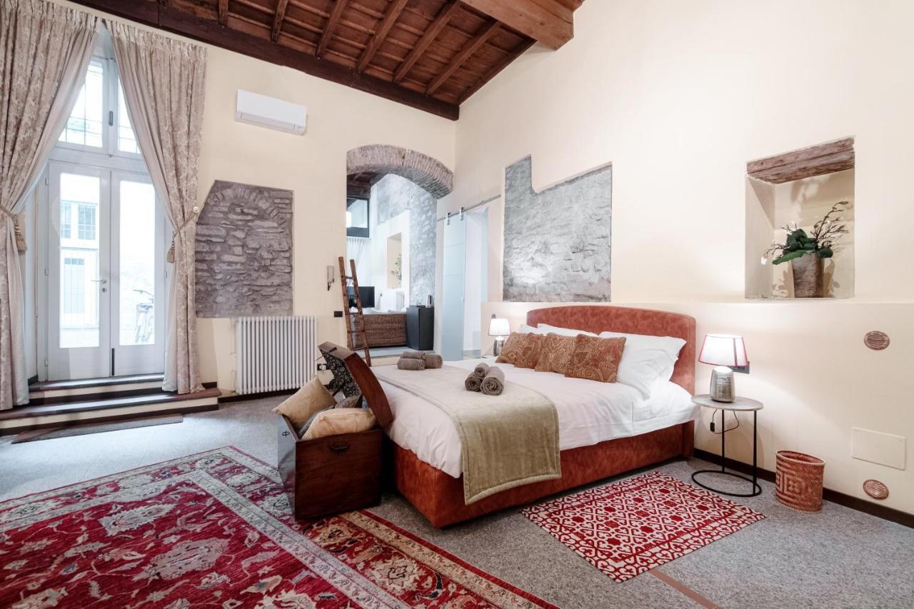 Historical Suites - The House Of Travelers Como Exterior photo