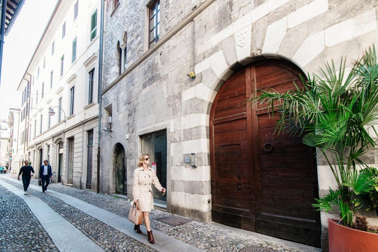 Historical Suites - The House Of Travelers Como Exterior photo