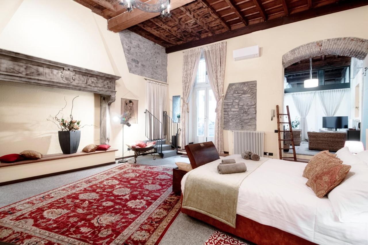 Historical Suites - The House Of Travelers Como Exterior photo