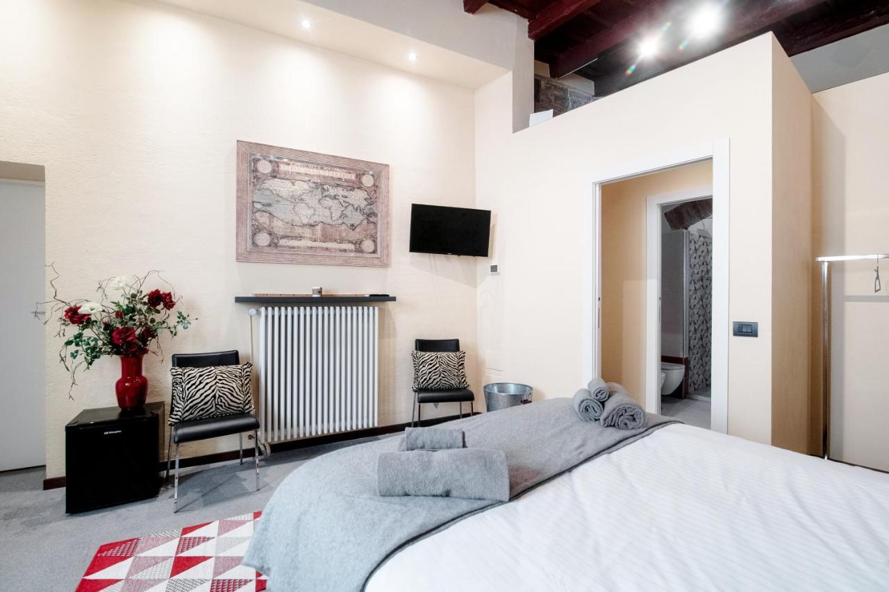 Historical Suites - The House Of Travelers Como Exterior photo