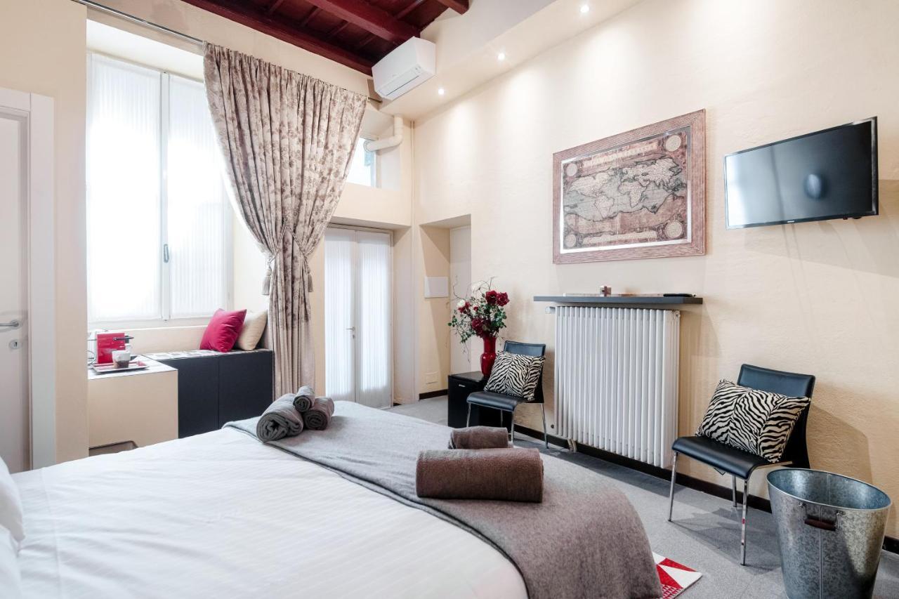 Historical Suites - The House Of Travelers Como Exterior photo